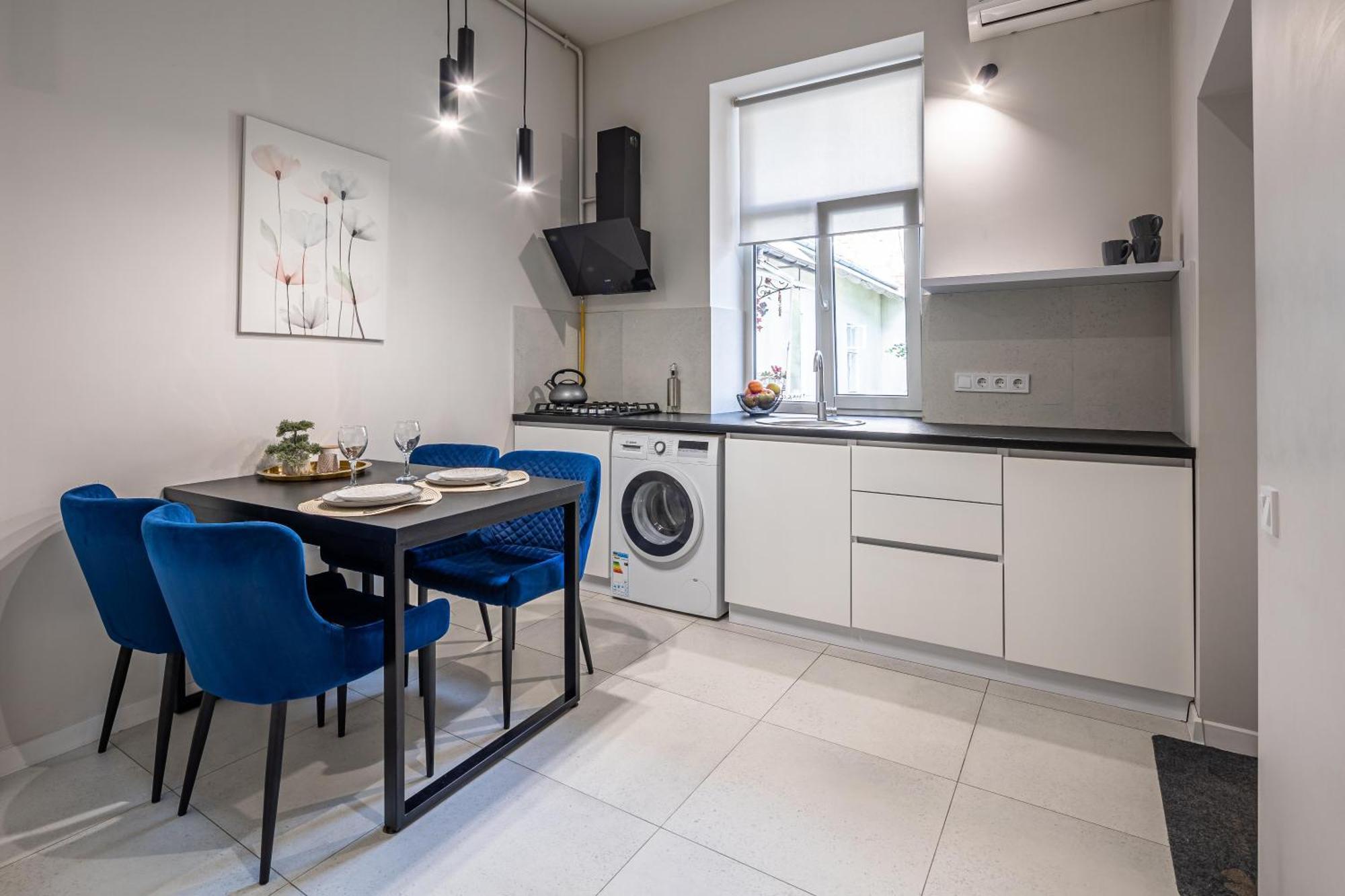 Апартаменти По Вул Менцинського 6 Lviv Exterior photo